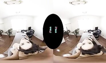Isabella Nice Gets a Private Lesson in VR