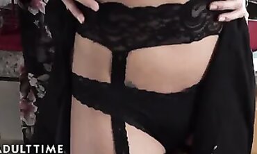 Fishnet MILF Katie Morgan Squirts in the Kitchen