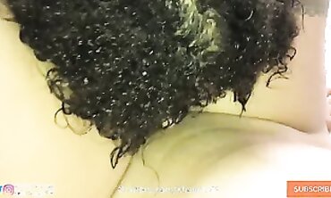 Cuni Tonguing and Licking Douse Fat Vagina Pleasure Button