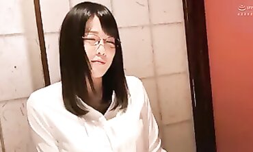 Japanese Amateur BBW With Huge Tits Squirts During Homemade Blowjob