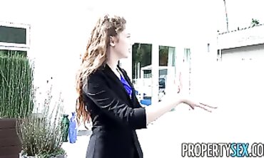 Inspiring Mentor Plumbs Real Estate Agent