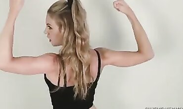 VieraMayXXX Gets Muscle Worship And Hand Rubs