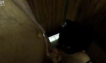 Douse Wonder: POV Blondine im Pool
