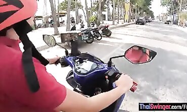 First Thai Girlfriend Gets Humped in Motel