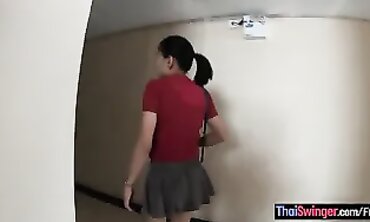 First Thai Girlfriend Gets Humped in Motel