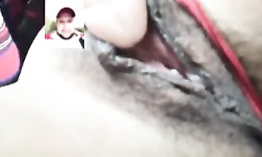 Dana Barzagli Se Exhibe en Vivo por Webcam