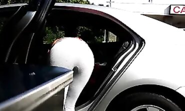 Torrid GFs Clean Car With Supah Backsides