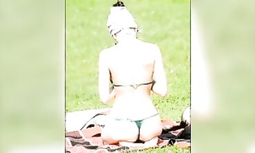 Ultra Bae Hotwives Show Off Voluptuous Asses At The Beach