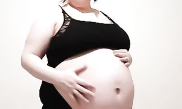 Ashlin Sugar Tits Lubes Her Enormous Pregnant Belly