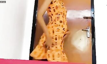 Indian Mature Skinny MILF Gets Fingering While Standing