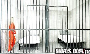 Elizabeth Jolie: Crazy Ash-Blonde in Uniform Gets Penetrated