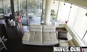 Roxy Nicole Gets Banged in Glasses and Skinny Style