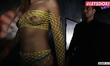 Karma Rx and Kendra Spade in a Kinky Striptease Threesome