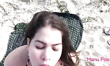 Fodendo gostoso na praia - Manu Fox