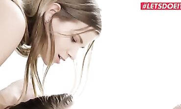 Sarah Kay Gets a Wild Blowjob and Cumshot