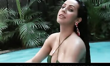 Brunette With Huge Booty Blows Massive Cock Poolside
