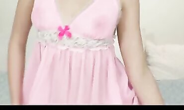 Riley Reid Strips to Lingerie and Masturbates