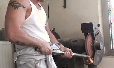 Regina Ice Has Her Arsehole Serviced By Her Enormous Dicked Mechanic! two
