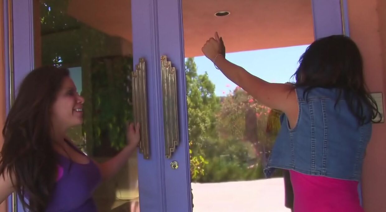 Alexa Nicole And Ashli Ames Go From Never Had Ebony Beefstick To Attempting Assfuck two