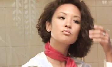 Jandi Lin and Emma Heart Get It On