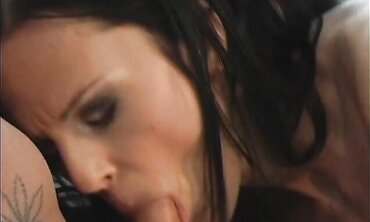 Brenda Ebony Is Into All Out Assfuck Fuck-A-Thon