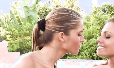2 Model Luxurious Honies Improvise And Use Bananas As Fake Penises!