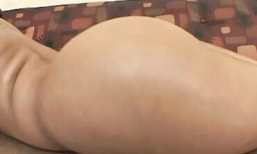 Mya G Knows How To Use Her Rectum