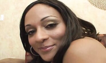 Mya G Knows How To Use Her Rectum