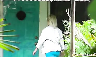 Sara St Clair: Super-Naughty Ash-Blonde Cougar in Fishnets & Heels
