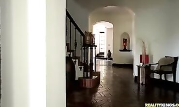 Blondie Gets Roughly Banged by a Big Cock in Reality