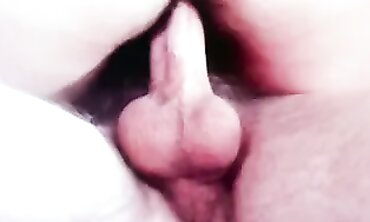 Clyda Rosen: Retro Big-Titted Cougar in 4K