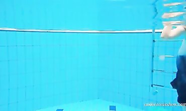 Underwater Mermaids: Siren's Lair #1 Special Footage with Avanna