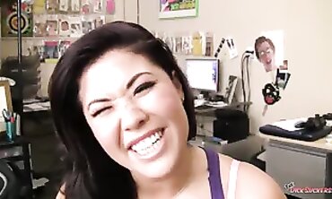 POV: London Keyes Gives an Amazing Blowjob