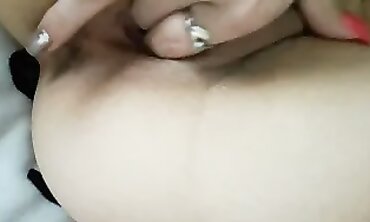 Brunette Massage Turns Into a Sensual Footjob