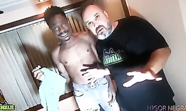 Bombshell Bimbo Gets Fucked in a Dirty Bath