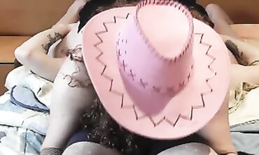 Dali69xx Gives a Blowjob to Her Busty MILF Mother