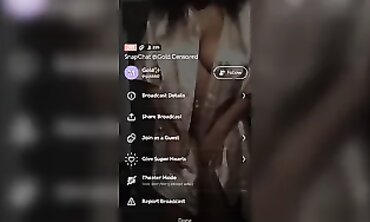 Bombshell Teases With Huge Boobs On Periscope