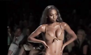 Steamy African Model Shows Off Huge Tits and Booty