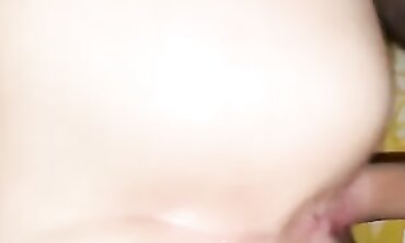Vulgar tinder mommy unloads a pile