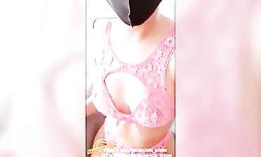 Susie Jackson Offers a Sensual Blowjob to a Huge BBC