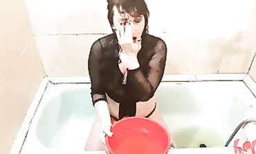 Joy Gets 4 Liters of Piss During a Blowjob