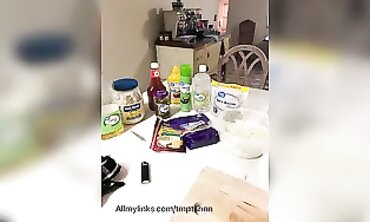 Tmptshn's Curvy Cooking Session