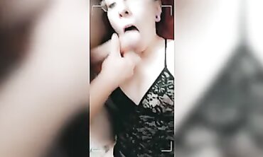 LilyTiger420 MMF Threesome with Deep Throat and Pussy Licking