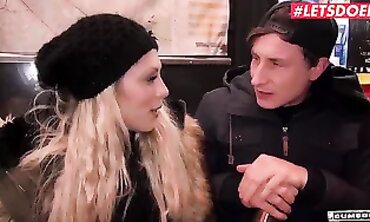 Mia Blow Gets a Massive Blowjob on the Arses Bus