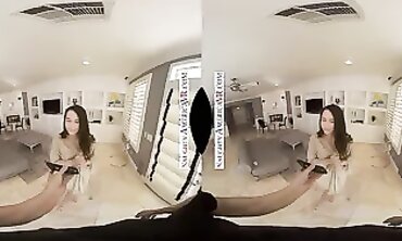 Liz Jordan Mansion-Sits for Her Next-Door Neighbor