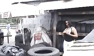 Amadora Real Exibicionista em Rodovias