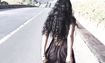 Amadora Real Exibicionista em Rodovias