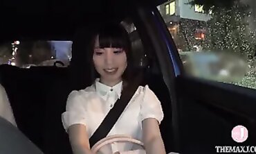 現役声優・美月まいの人生初！生中出しSEX密着ドキュメント