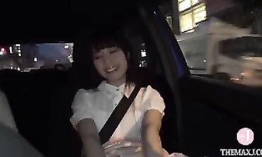 現役声優・美月まいの人生初！生中出しSEX密着ドキュメント