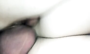 Milf Mommy Takes a Giant Creampie from Daddy